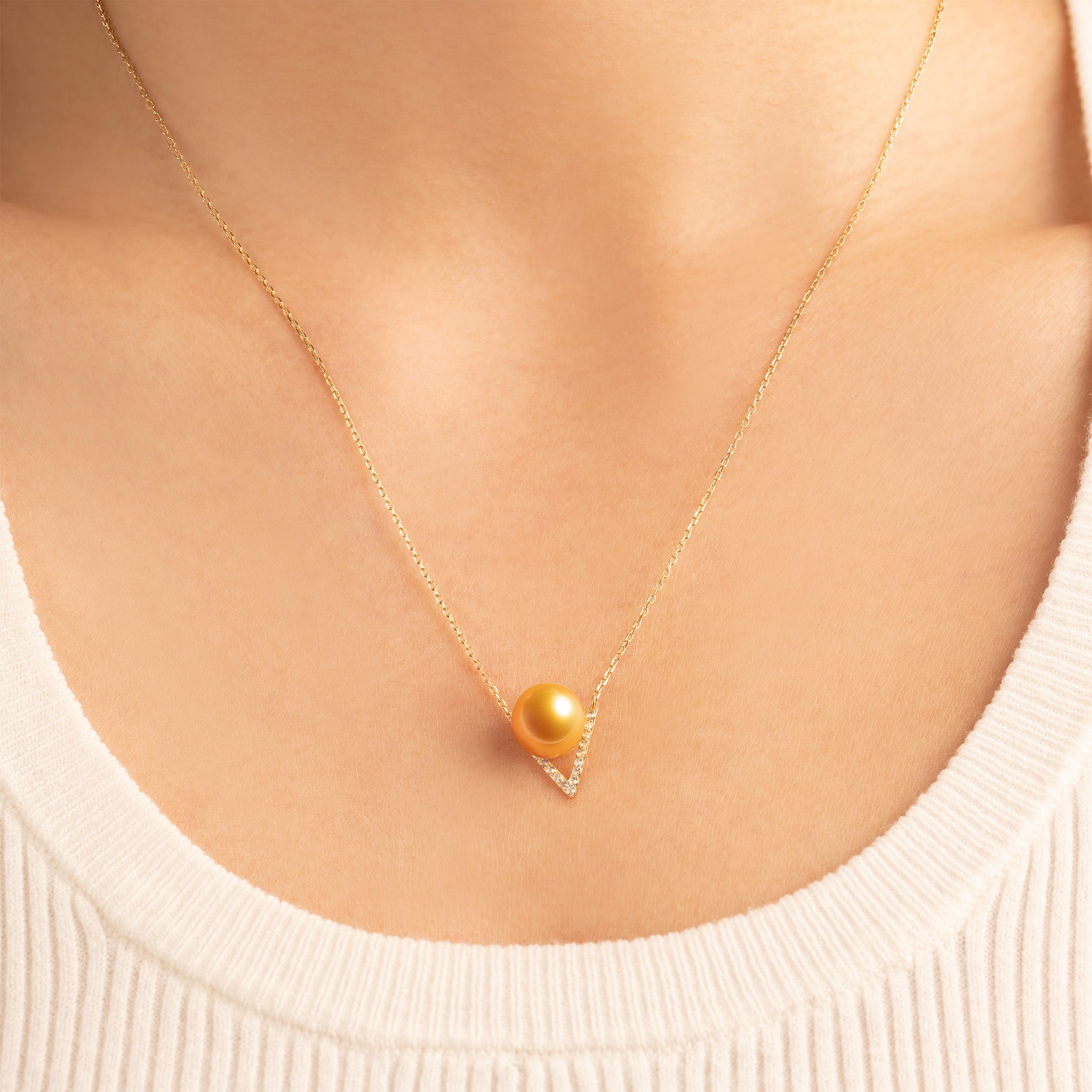 Viv Pearl Necklace